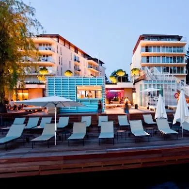 Hotel Lake's - My