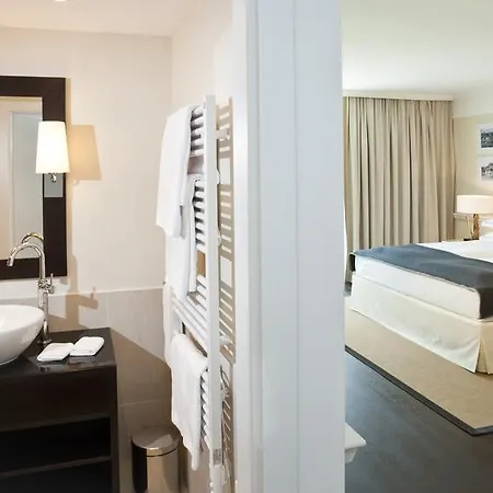Hotel Lake's - My