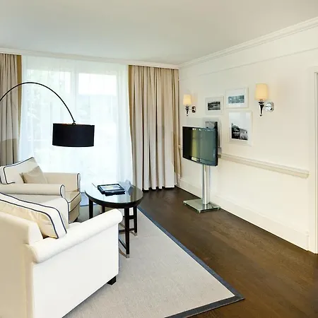 Hotel Lake's - My 4*