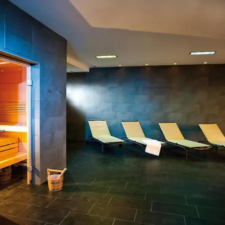 Hotel Lake's - My 4*